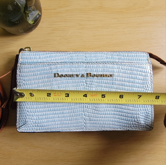 DOONEY & BOURKE Baby Blue Crossbody Bag. EUC. - Picture 12 of 13